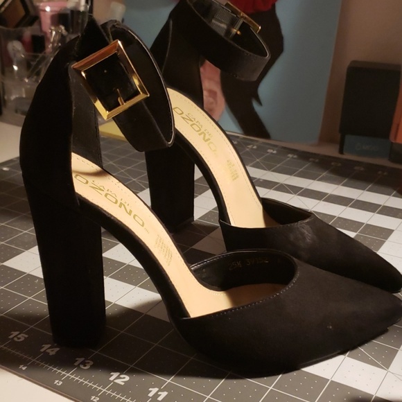 Black Block Heels - Picture 2 of 5